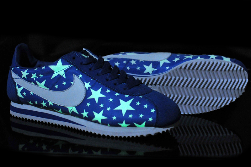 2014 Nike Cortez nouvelles chaussures etoiles lumineuses femmes blanches bleues (2)